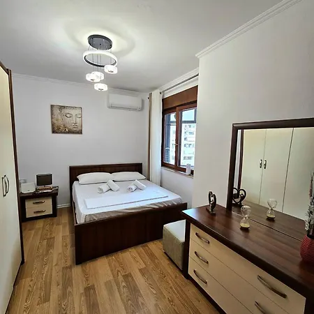 Downtown تيرانا